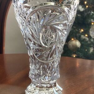VTG lead crystal pinwheel Star of David vase - Bohemian style - 7” tall
